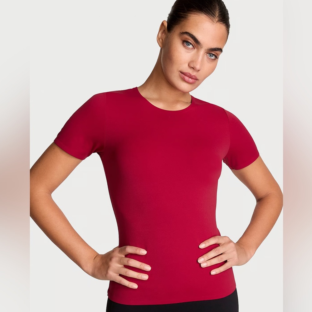 NWT Victoria's Secret
Apparel
VSX
VSX Elevate™ Tee